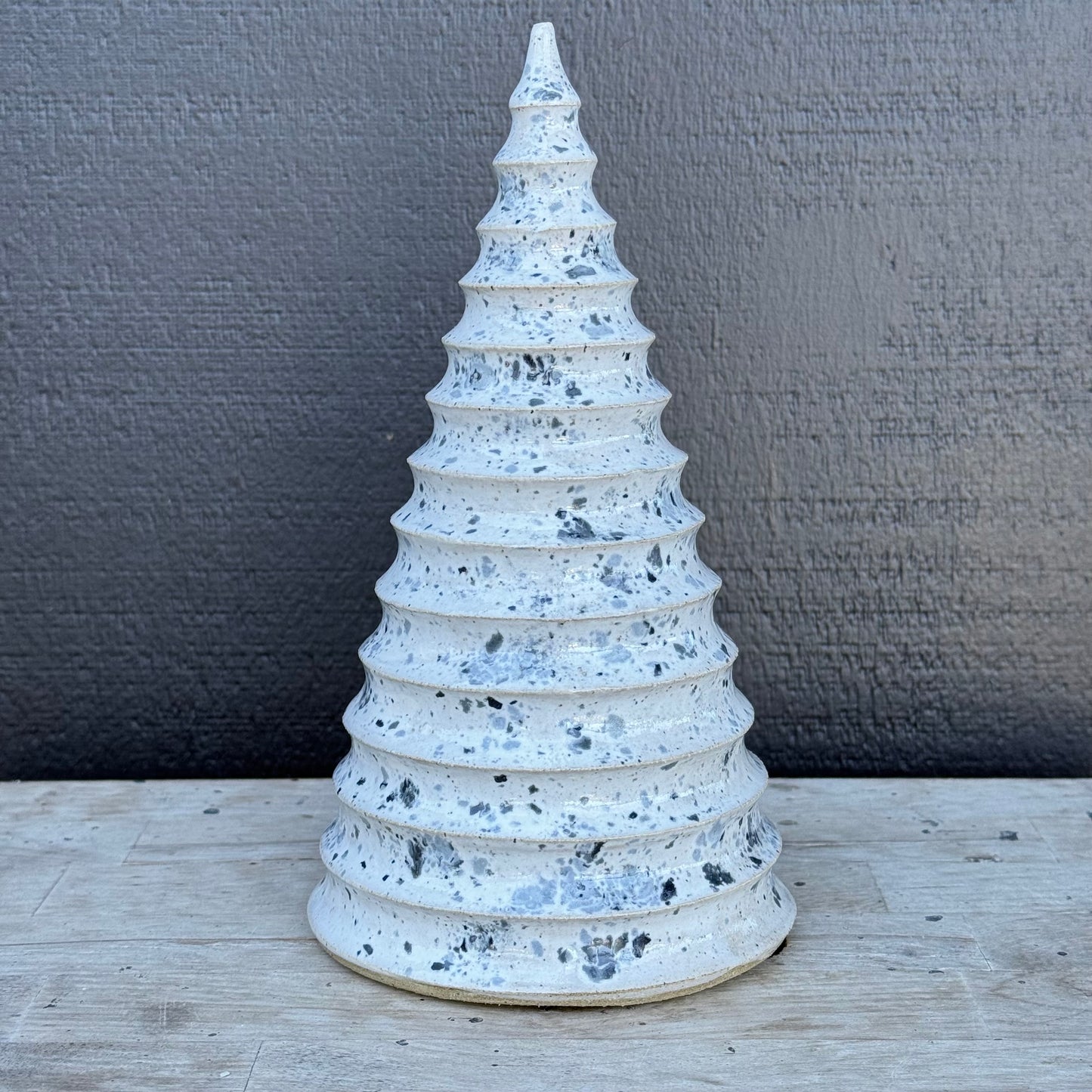 Decorative tree, ridges