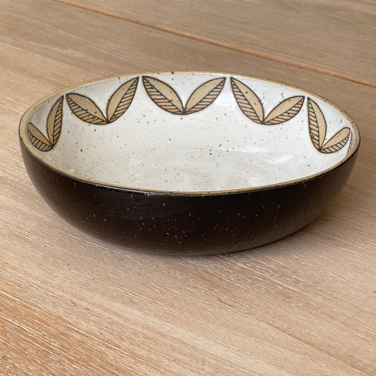 Bowl, leaves