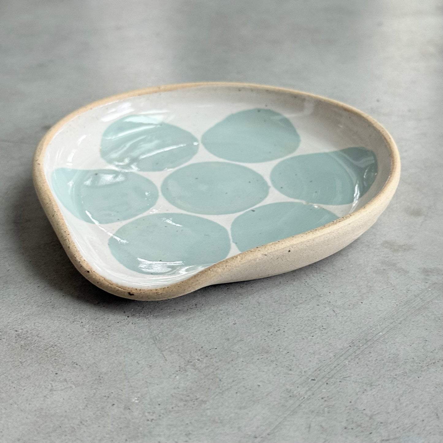 Spoon rest, blue circles