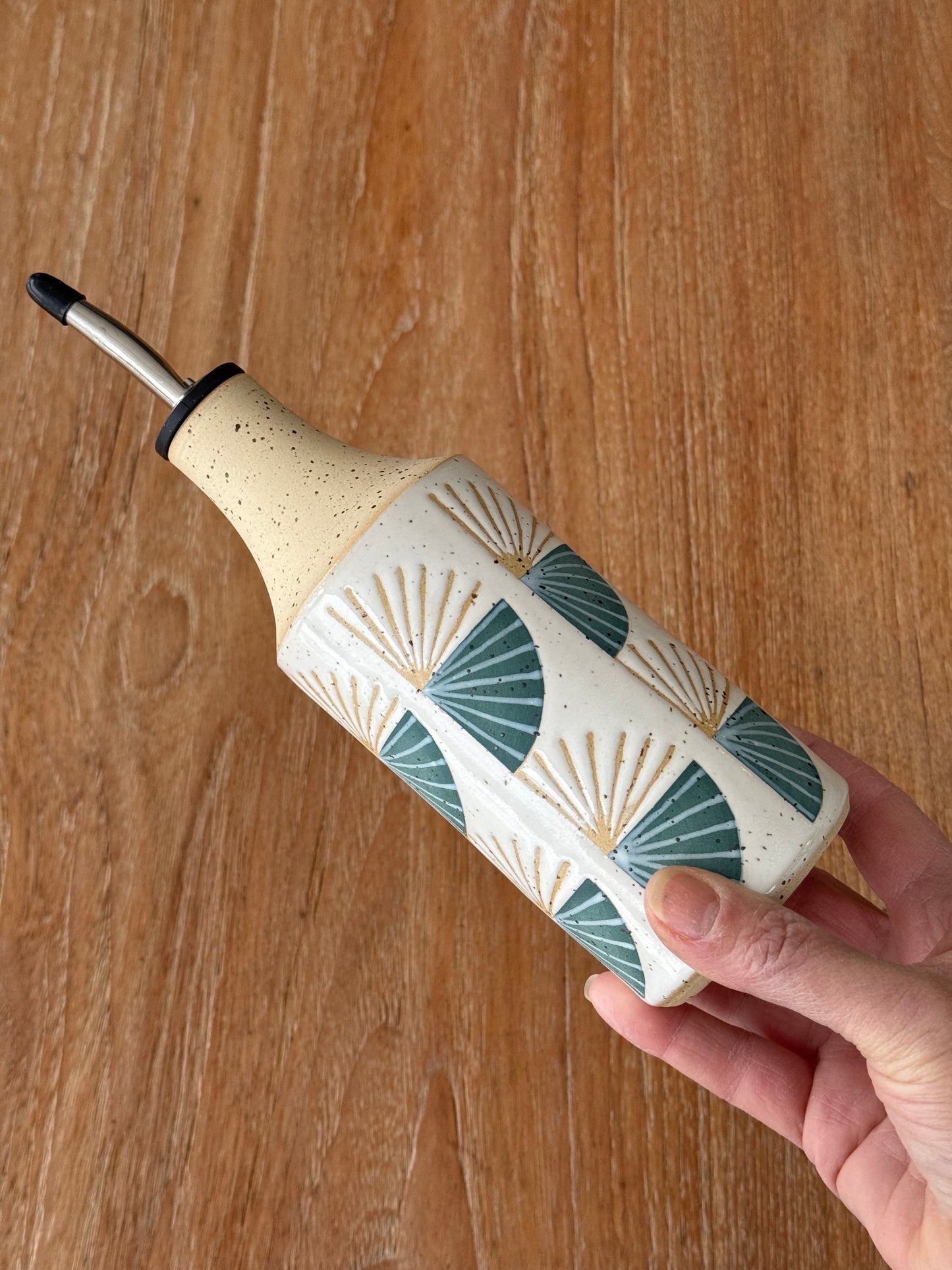 Oil bottle, half fans
