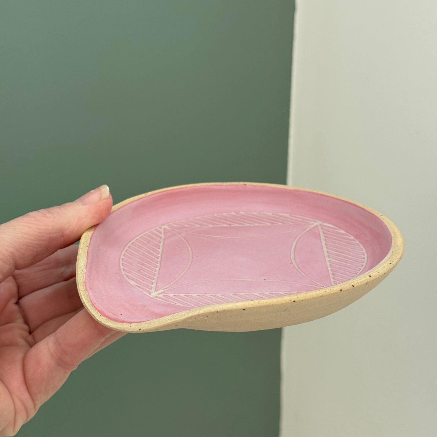 Spoon rest, leaves pink