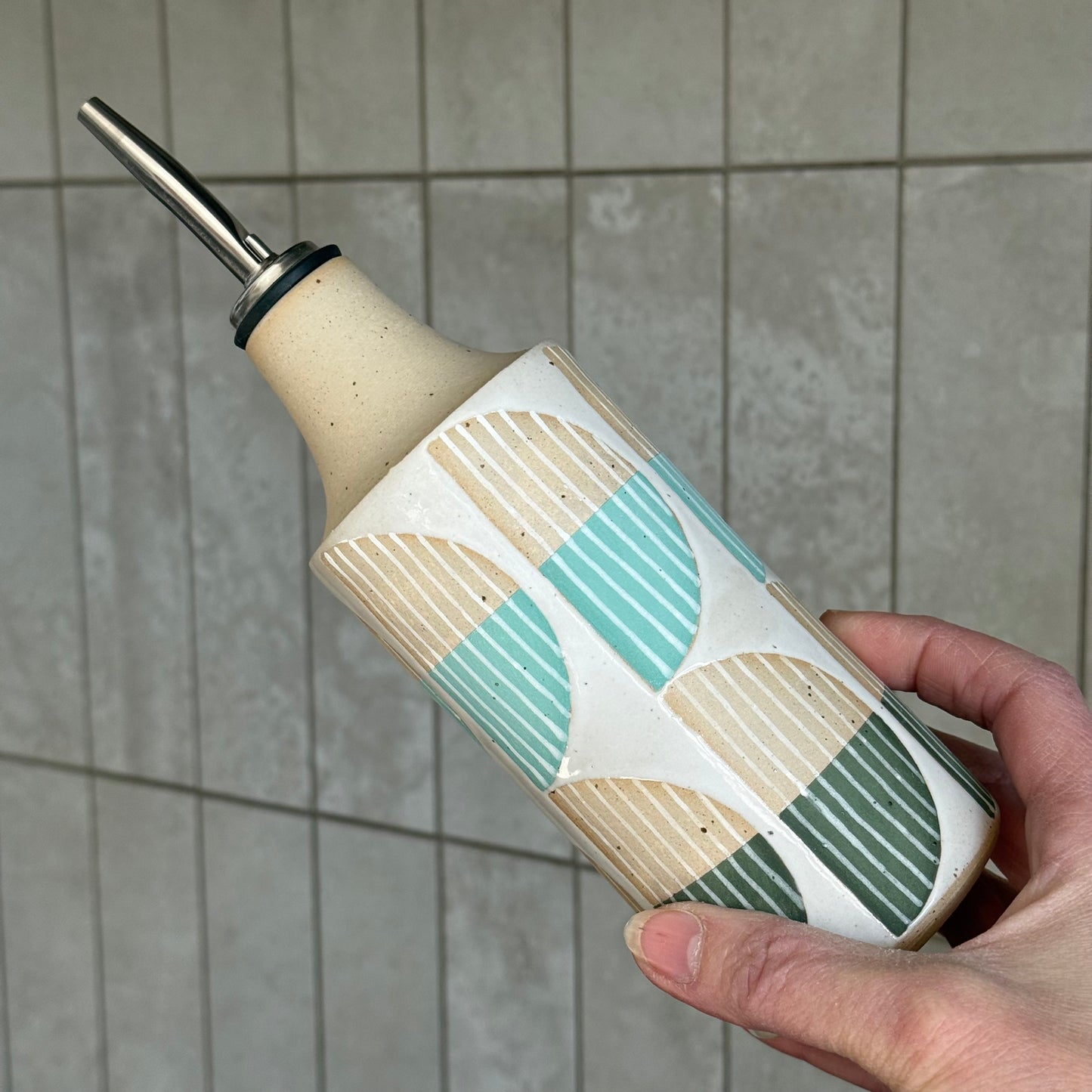 Oil bottle, mint geo