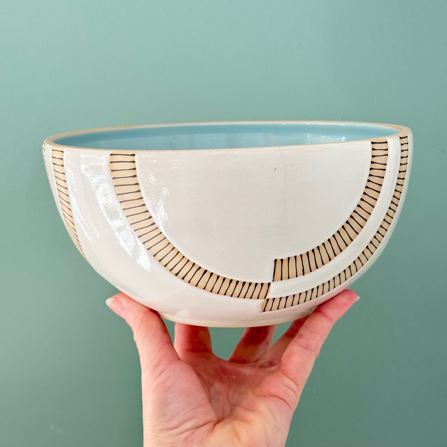Bowl, alternating arch