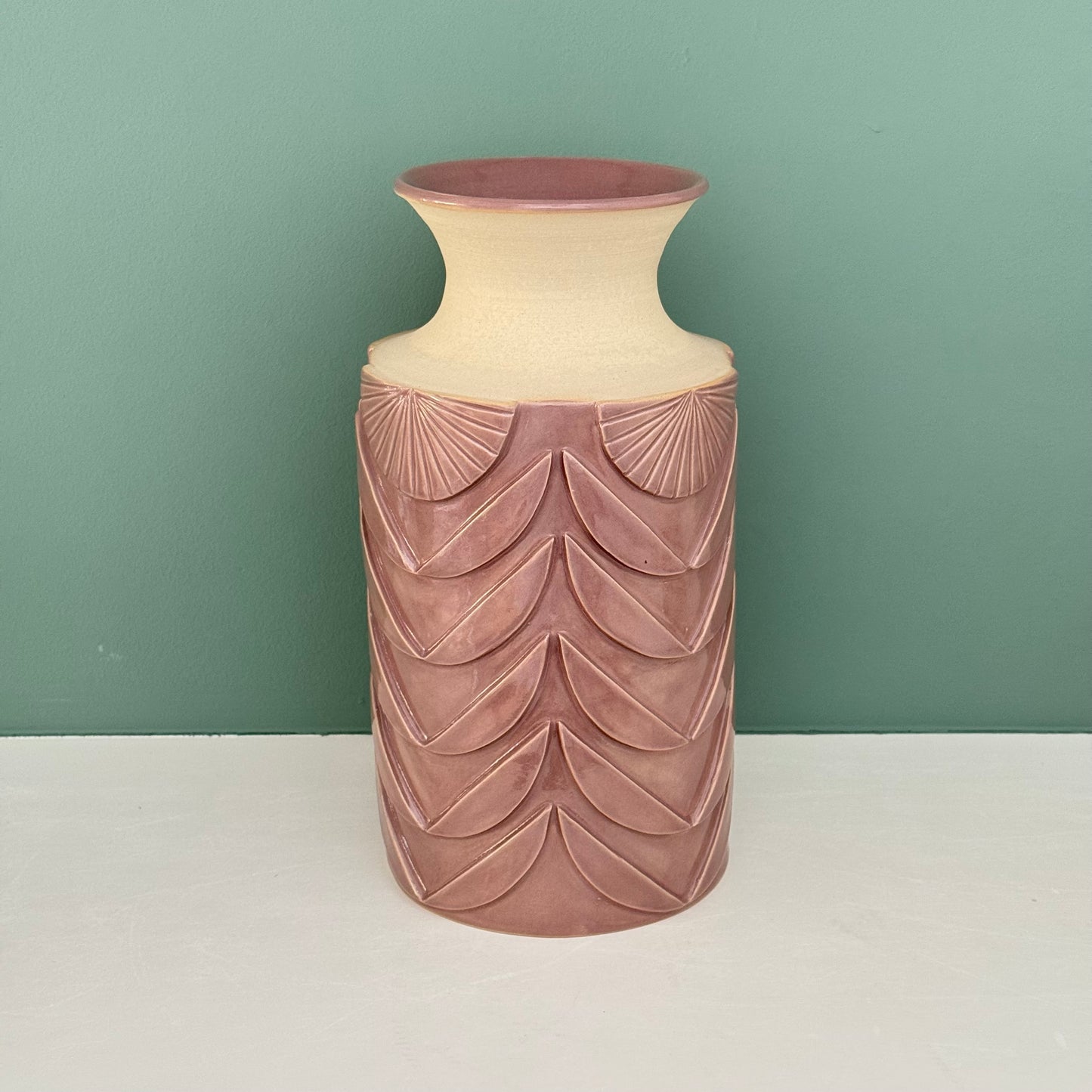 Vase, relief flowers mauve