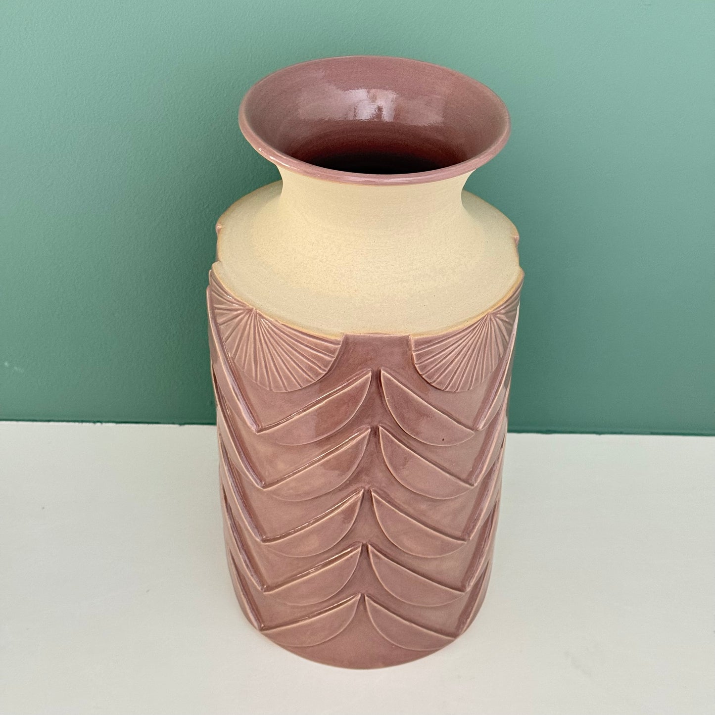 Vase, relief flowers mauve