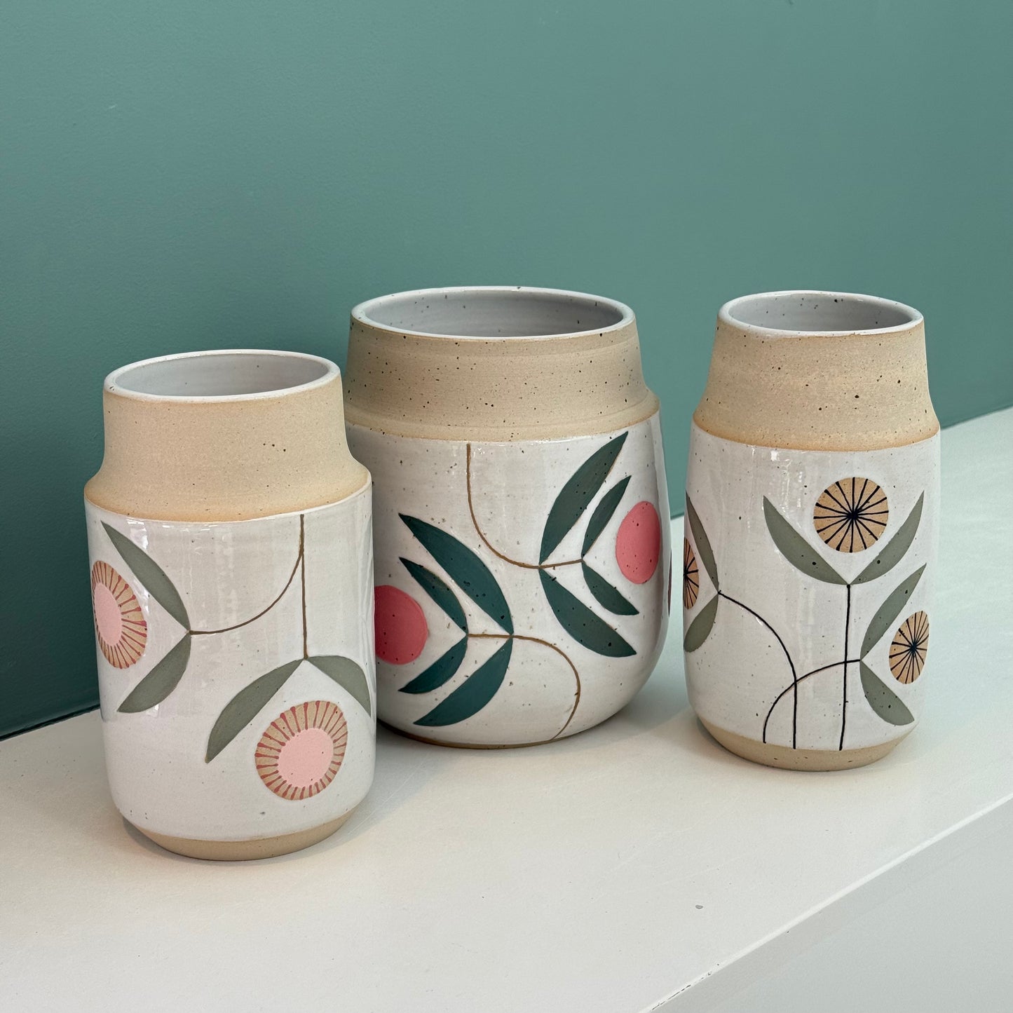 Vase, radial flower