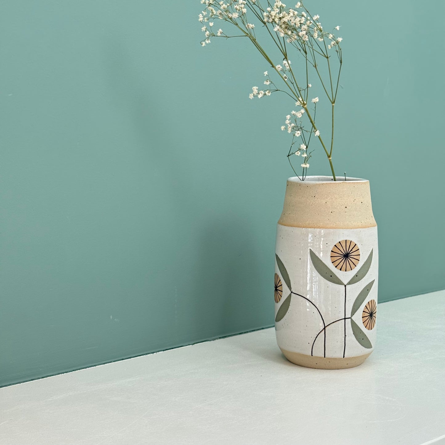 Vase, radial flower