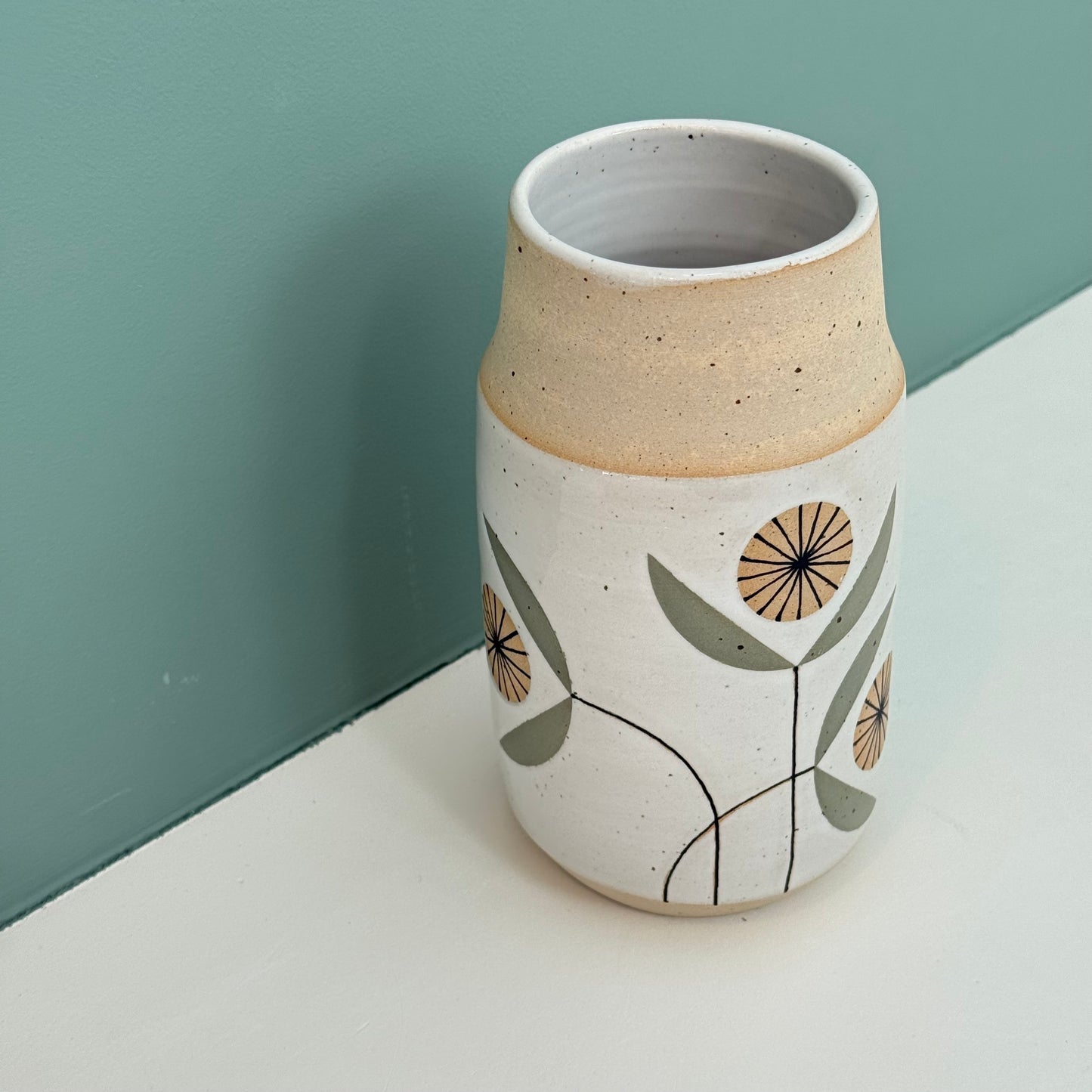 Vase, radial flower