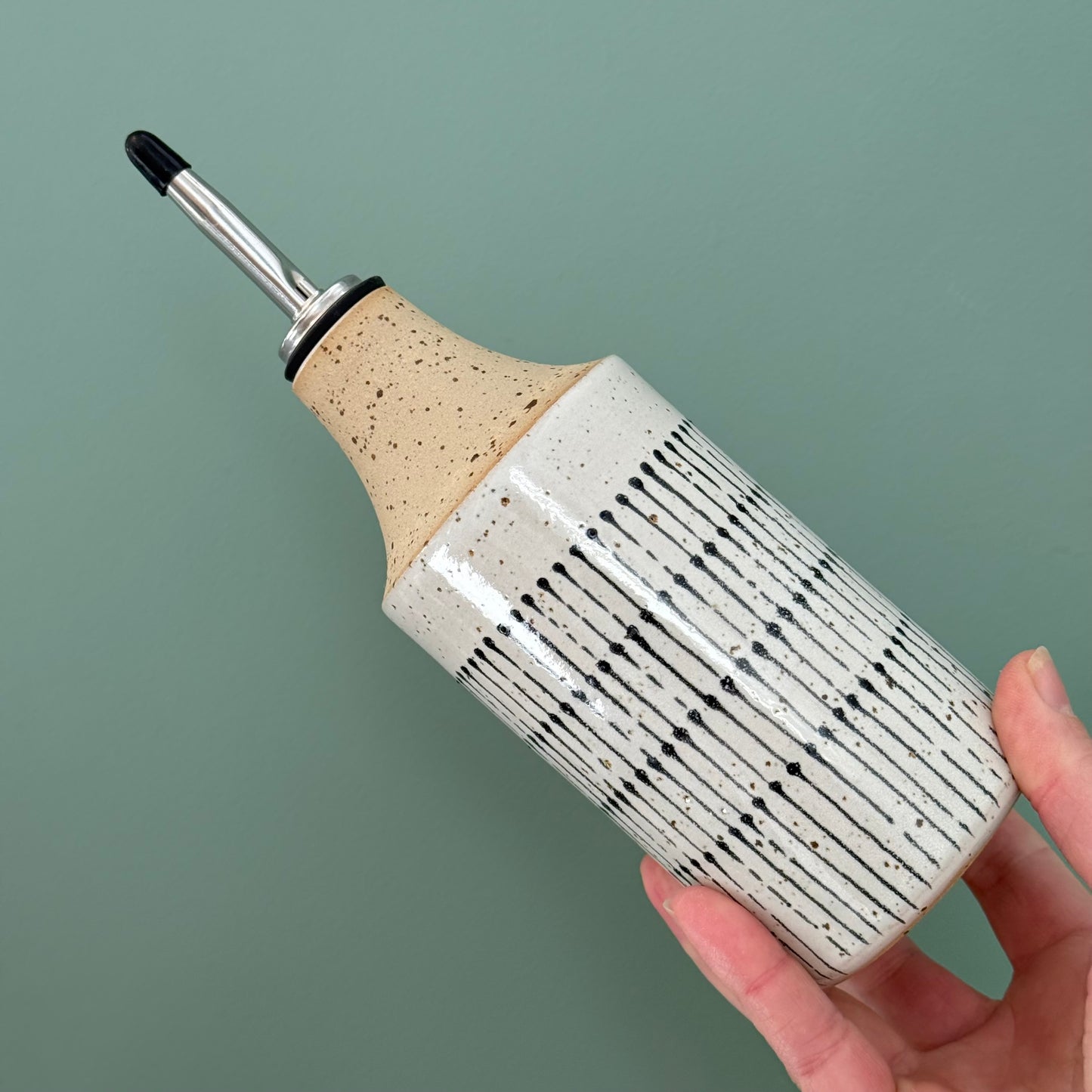 Oil bottle, teardrop lines