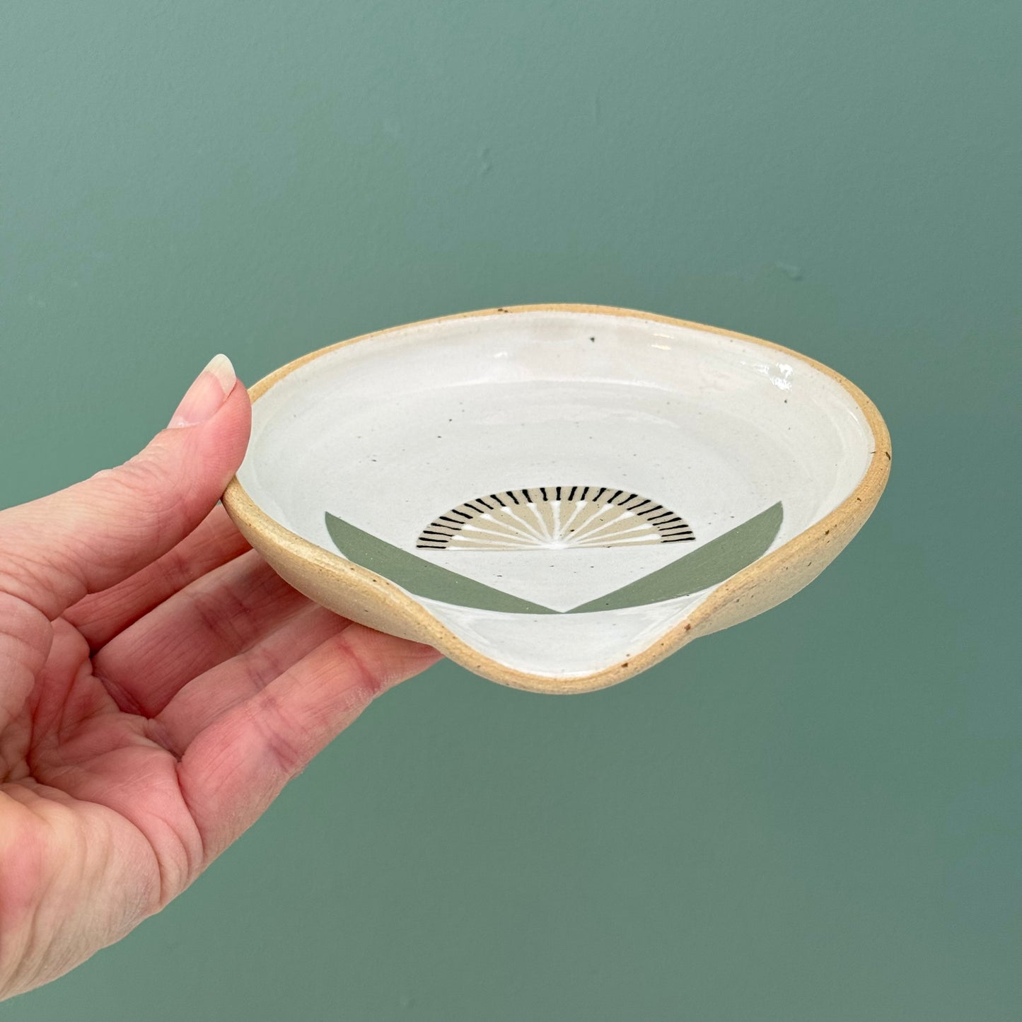 PREORDER Spoon rest, radial flower green