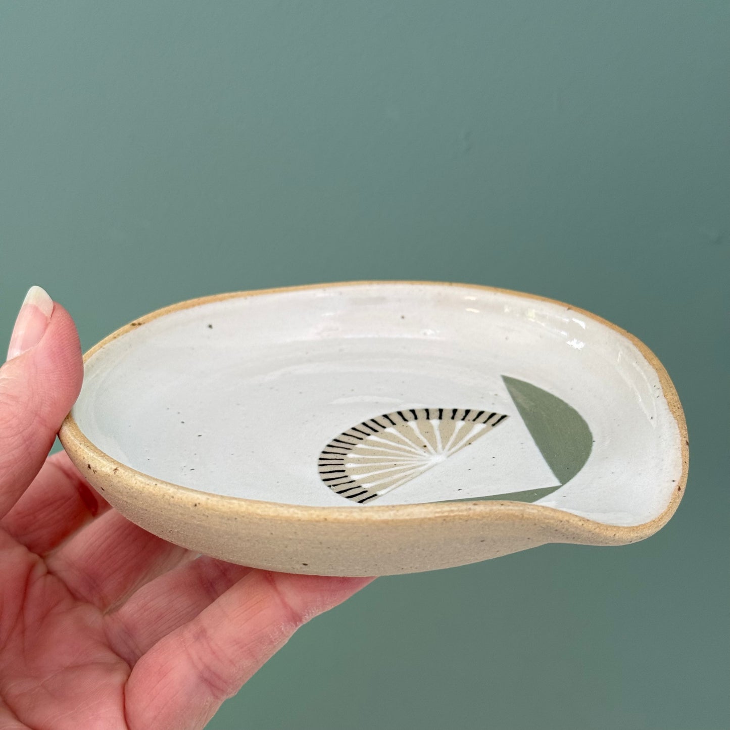 PREORDER Spoon rest, radial flower green
