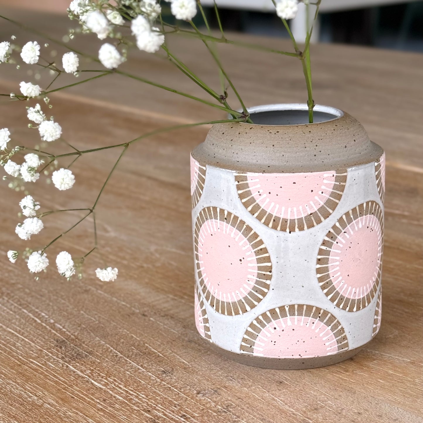 Vase, pink radial
