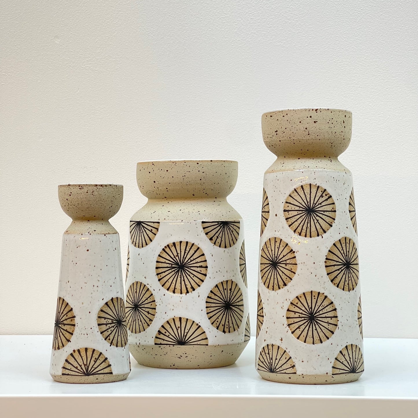 Vase, radials
