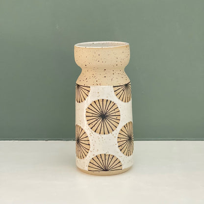 Vase, radials