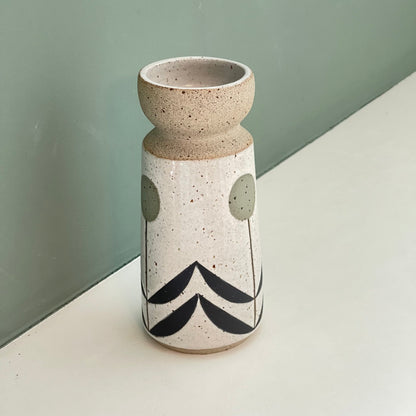 Vase, green flower