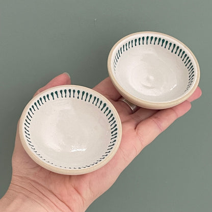 Set of 2 small dishes, border lines teal