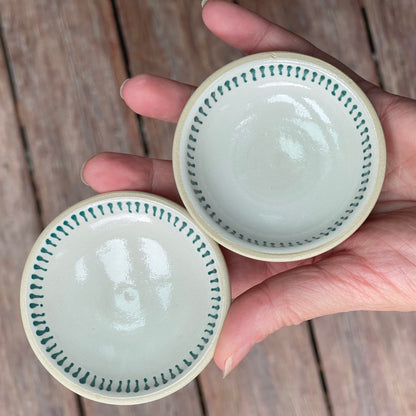 Set of 2 small dishes, border lines teal