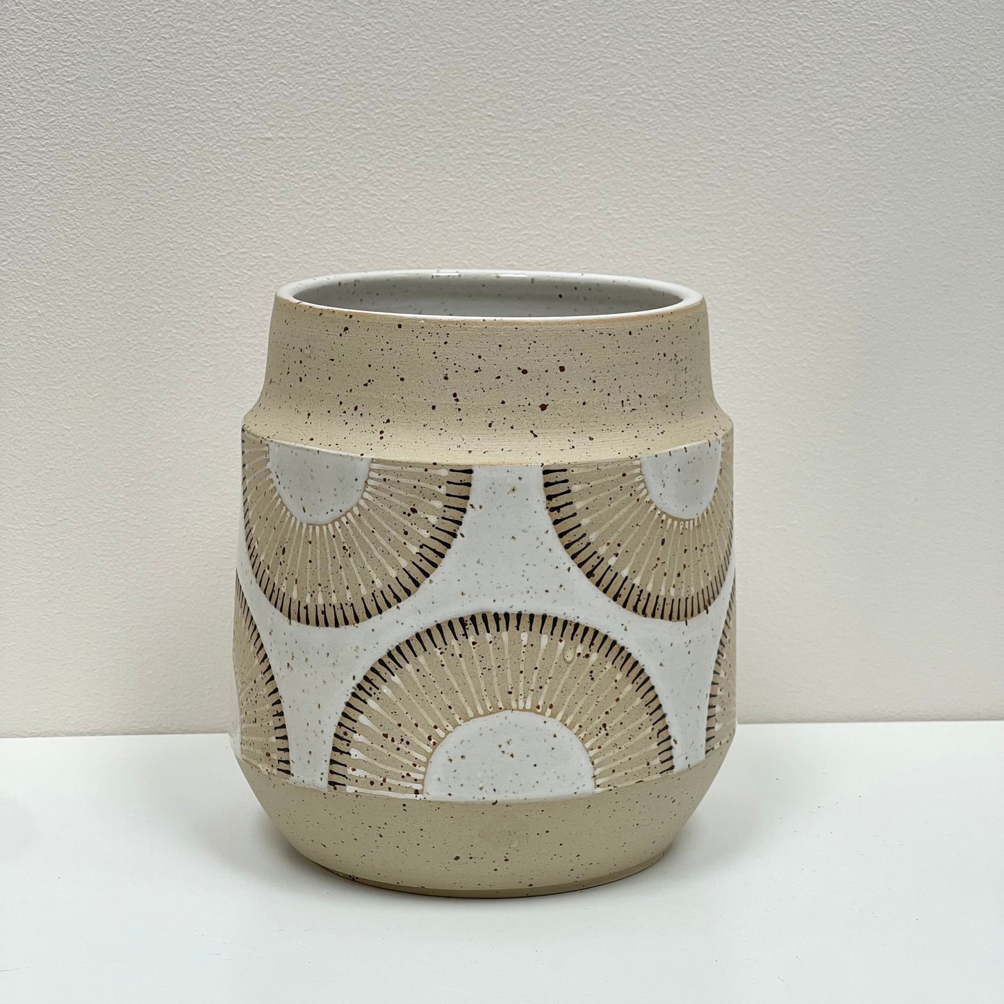 Utensil Holder/ Vase, double rays