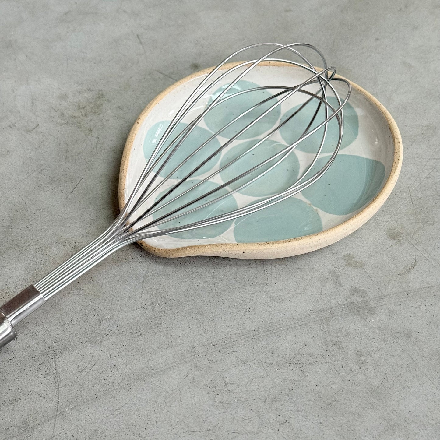 Spoon rest, blue circles