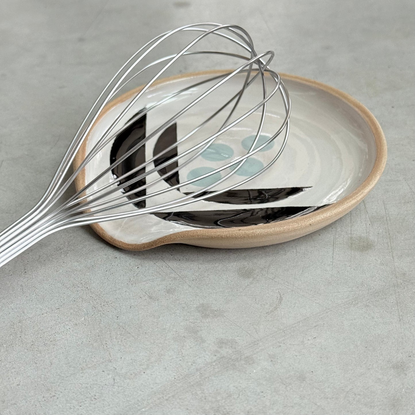 Spoon rest, stylized blue flower