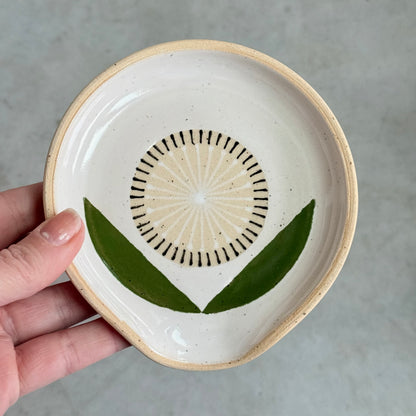 Spoon rest, radial flower