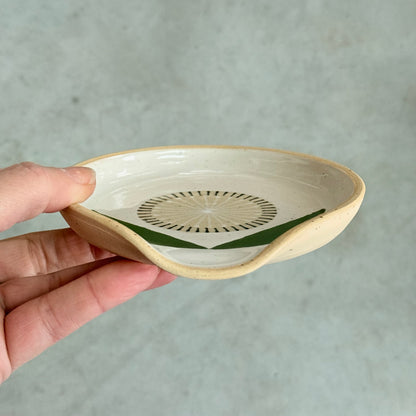 Spoon rest, radial flower