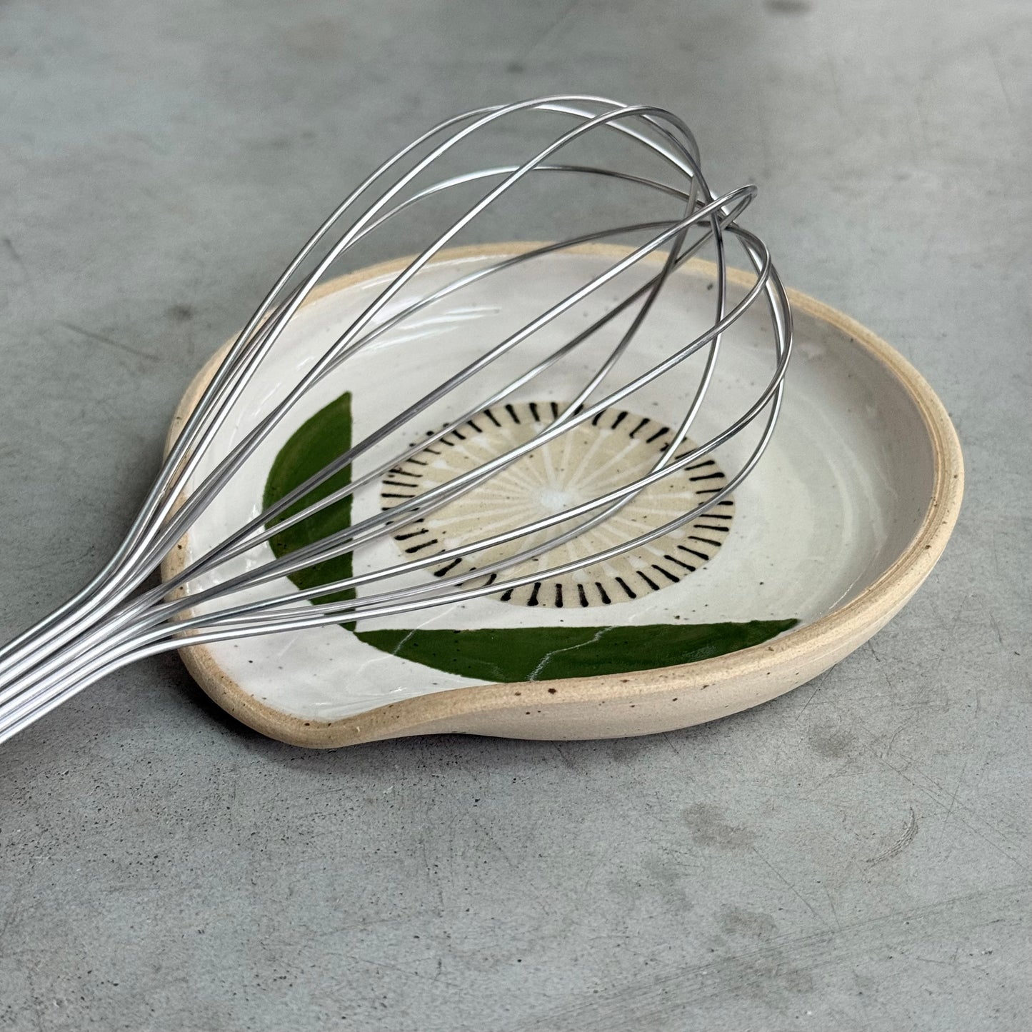 Spoon rest, radial flower