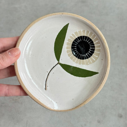 Spoon rest, black radial flower