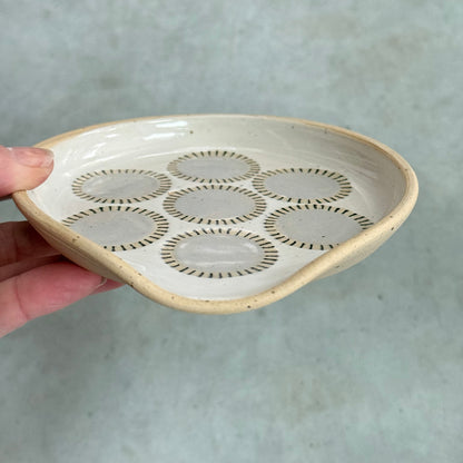 Spoon rest, radial circles