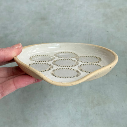 Spoon rest, radial circles