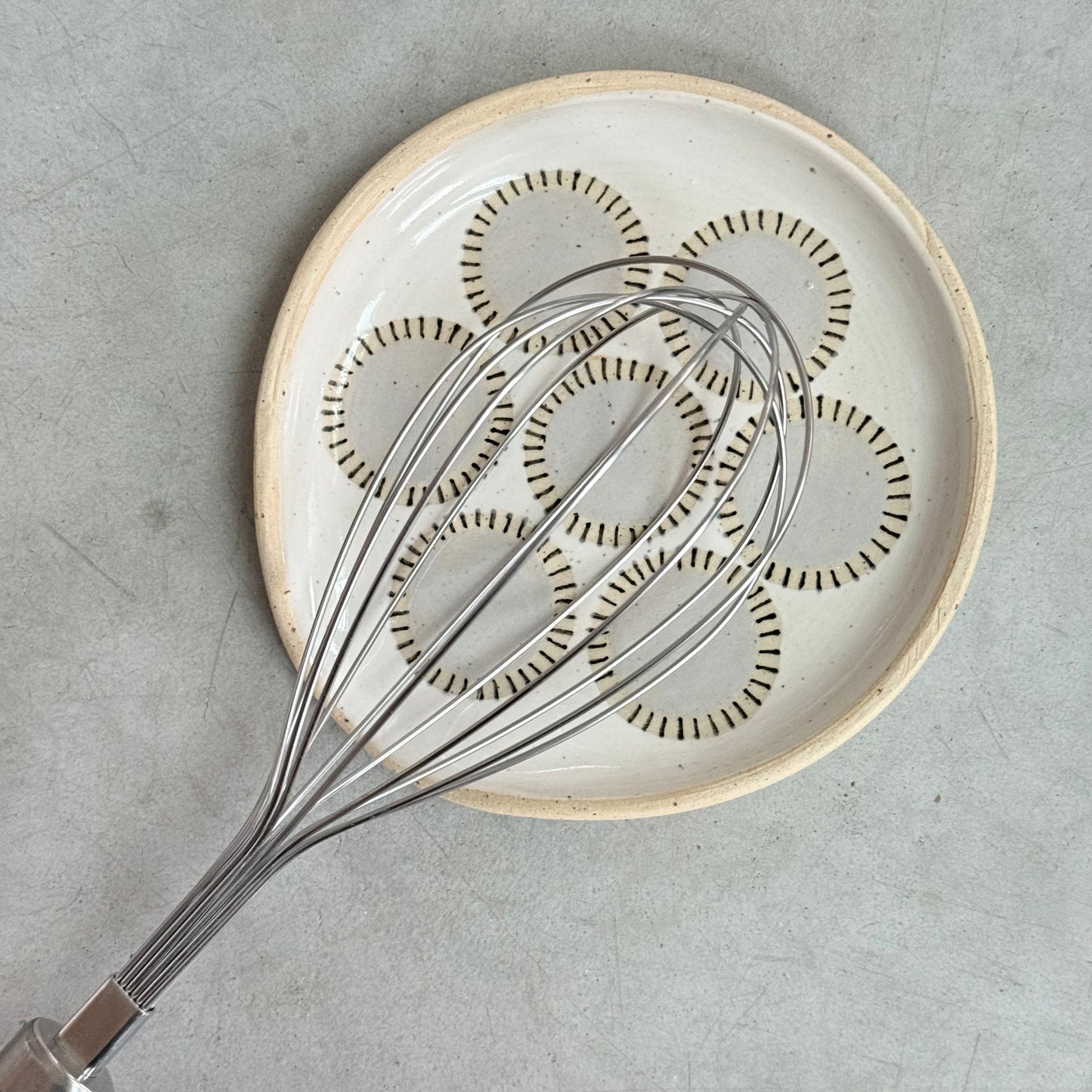 Spoon rest, radial circles