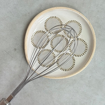 Spoon rest, radial circles