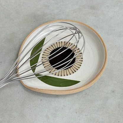 Spoon rest, black flower