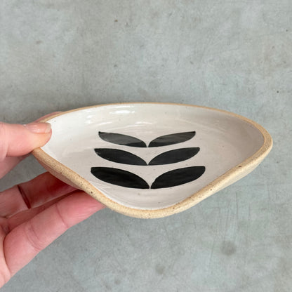 Spoon rest, leaves
