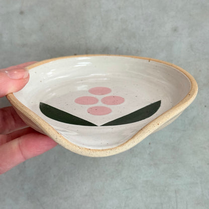 Spoon rest, stylized pink flower