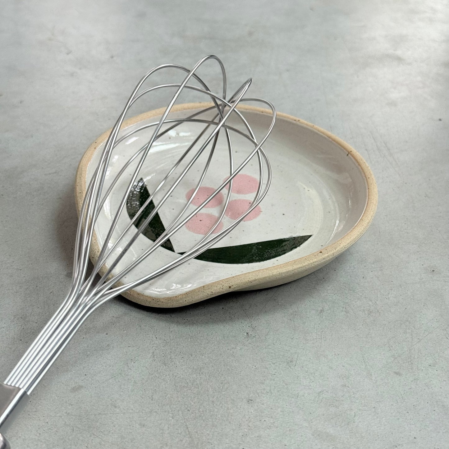 Spoon rest, stylized pink flower