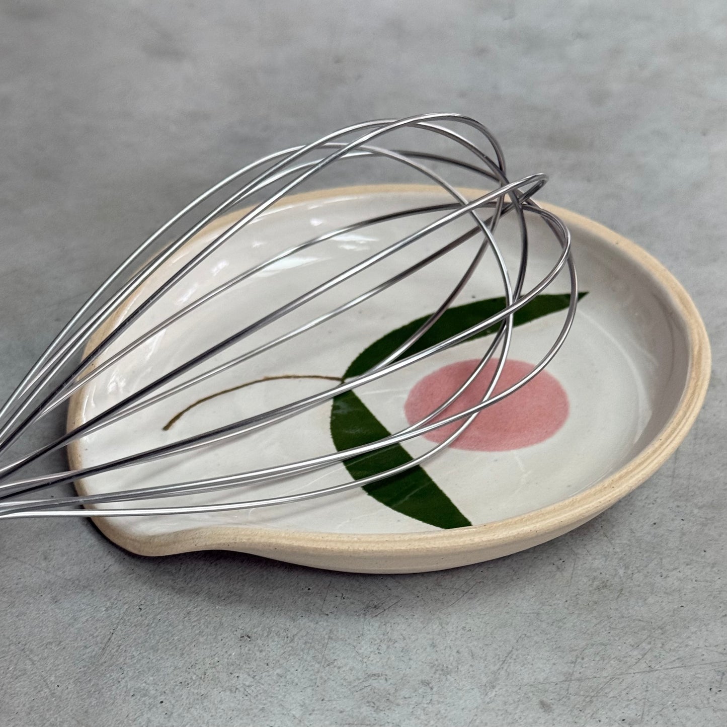 Spoon rest, small pink flower