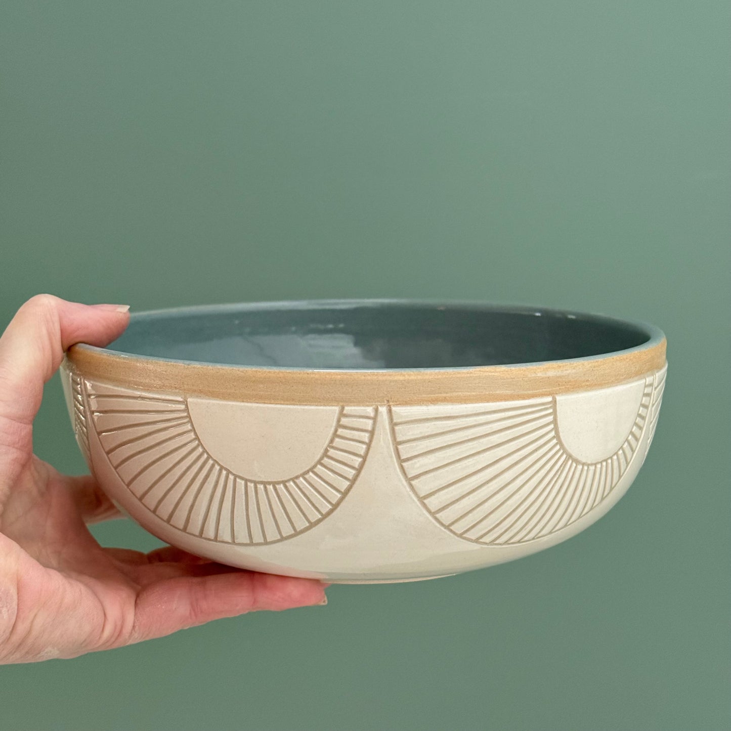 Bowl, carved radial