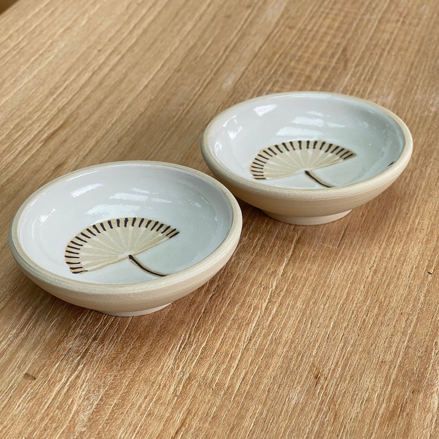 Set of 2 small dishes, dandelion II