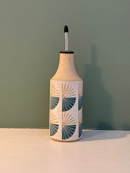 Oil bottle, half fans