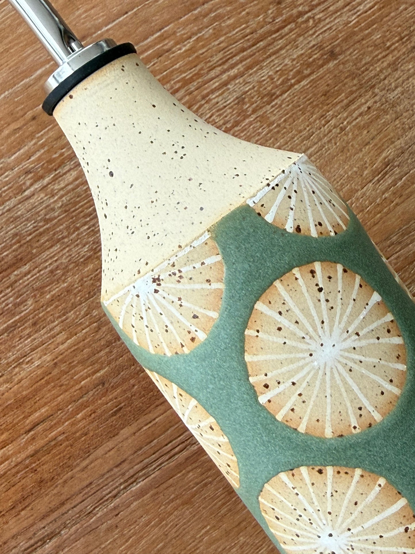 Oil bottle, green/ white radial