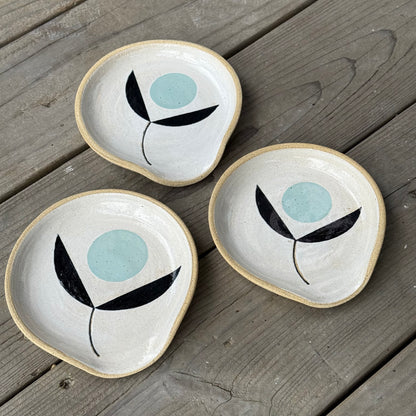 Spoon rest, light blue flower