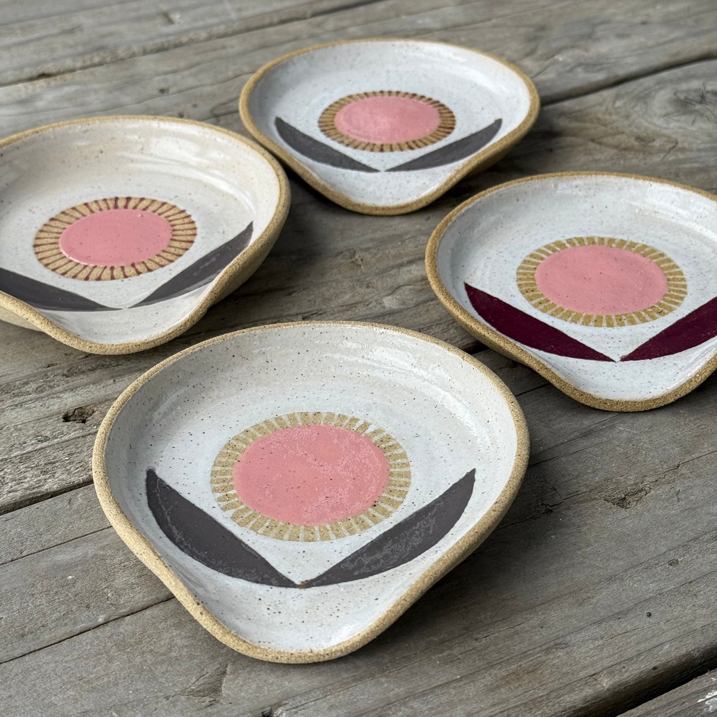 Spoon rest, pink radial flower