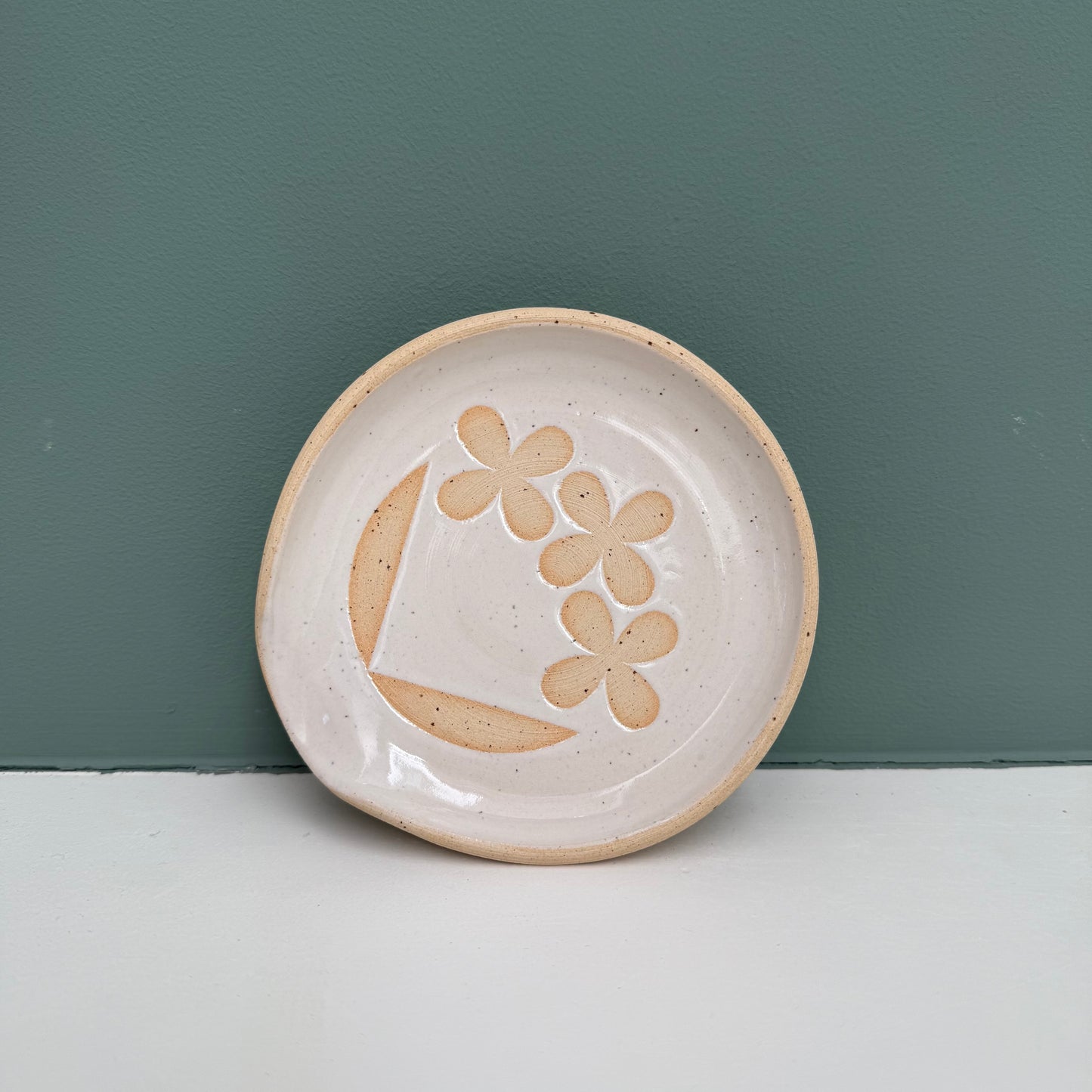 Spoon rest, 3 bare flowers