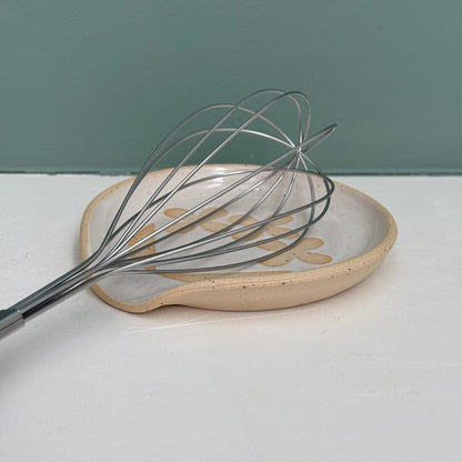 Spoon rest, 3 bare flowers