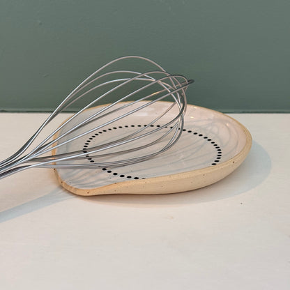 Spoon rest, dotted circle