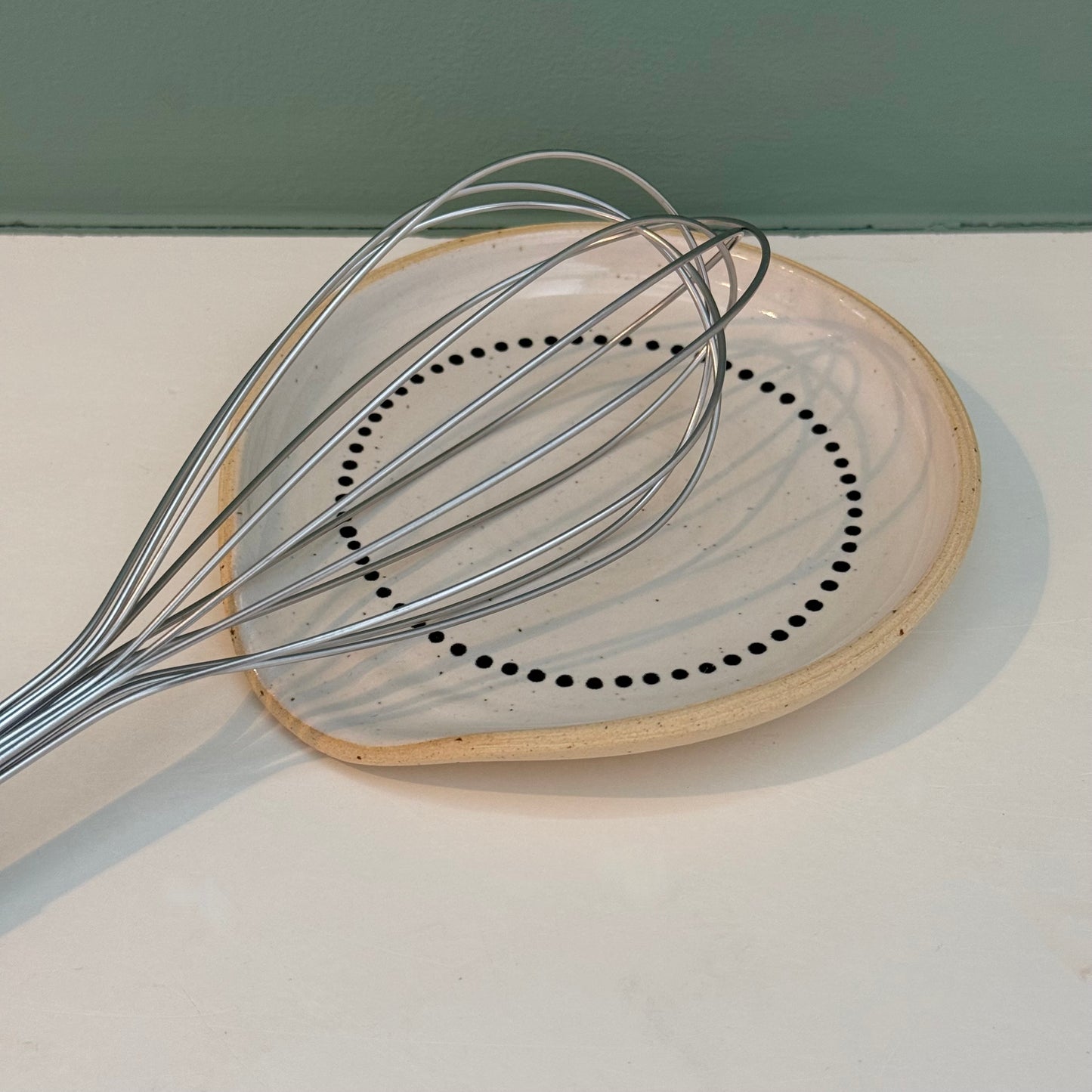 Spoon rest, dotted circle