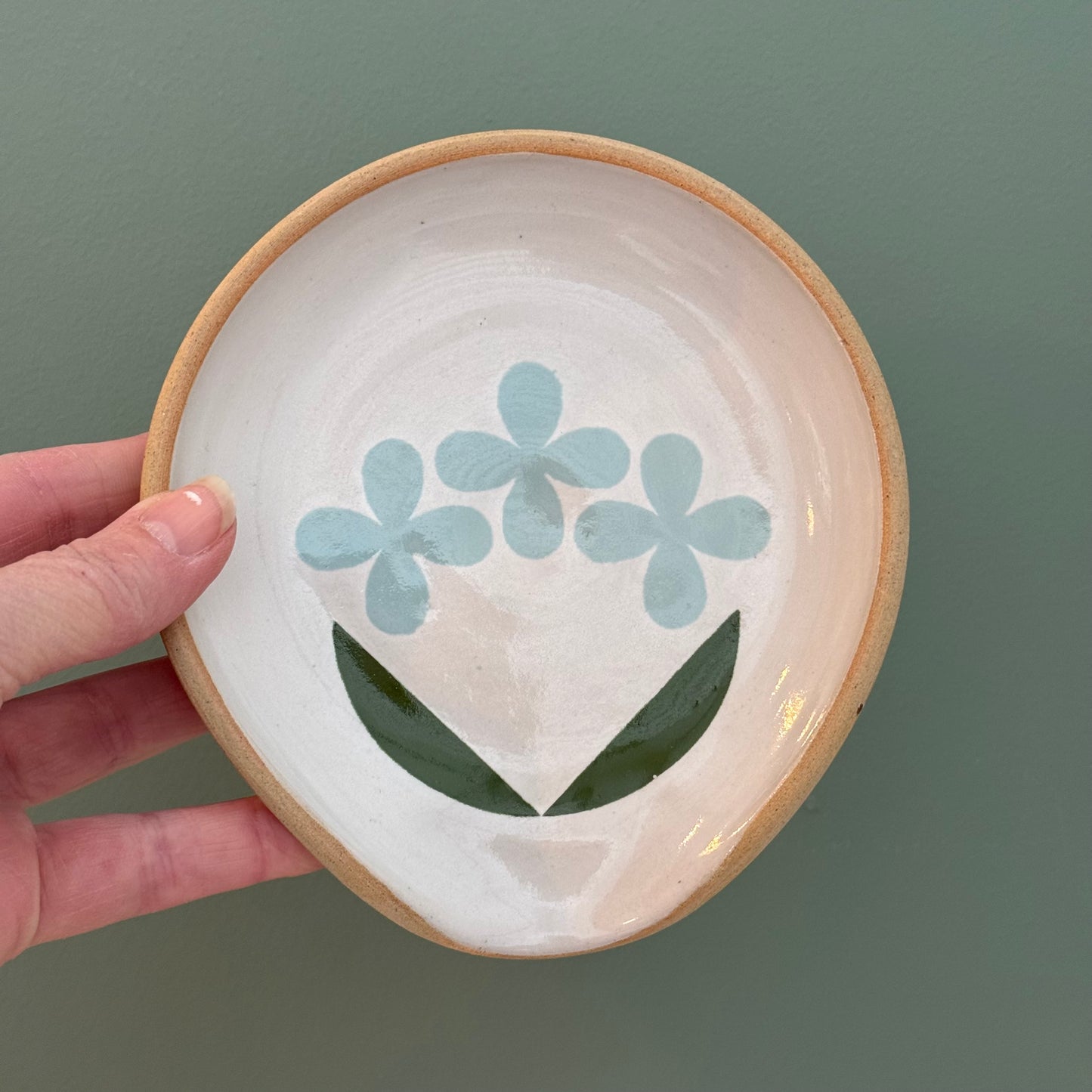 Spoon rest, 3 blue flowers