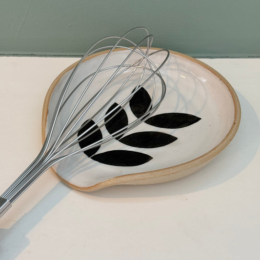 Spoon rest, black leaves
