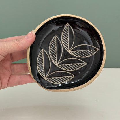 Spoon rest, leaves black